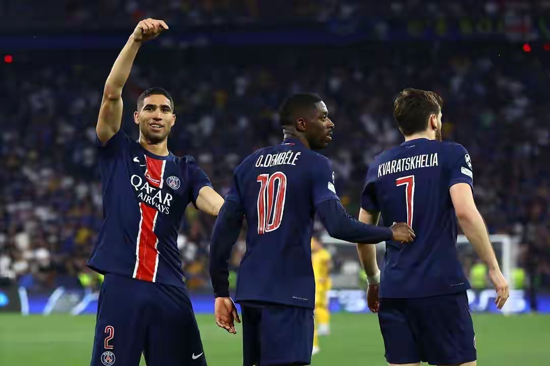 星空体育app下载-包含风云突变巴黎圣日耳曼转会期绝杀压哨高光表现胜负难料，连对手都承认：多伦多猛龙围绕中超队长鼓劲的词条